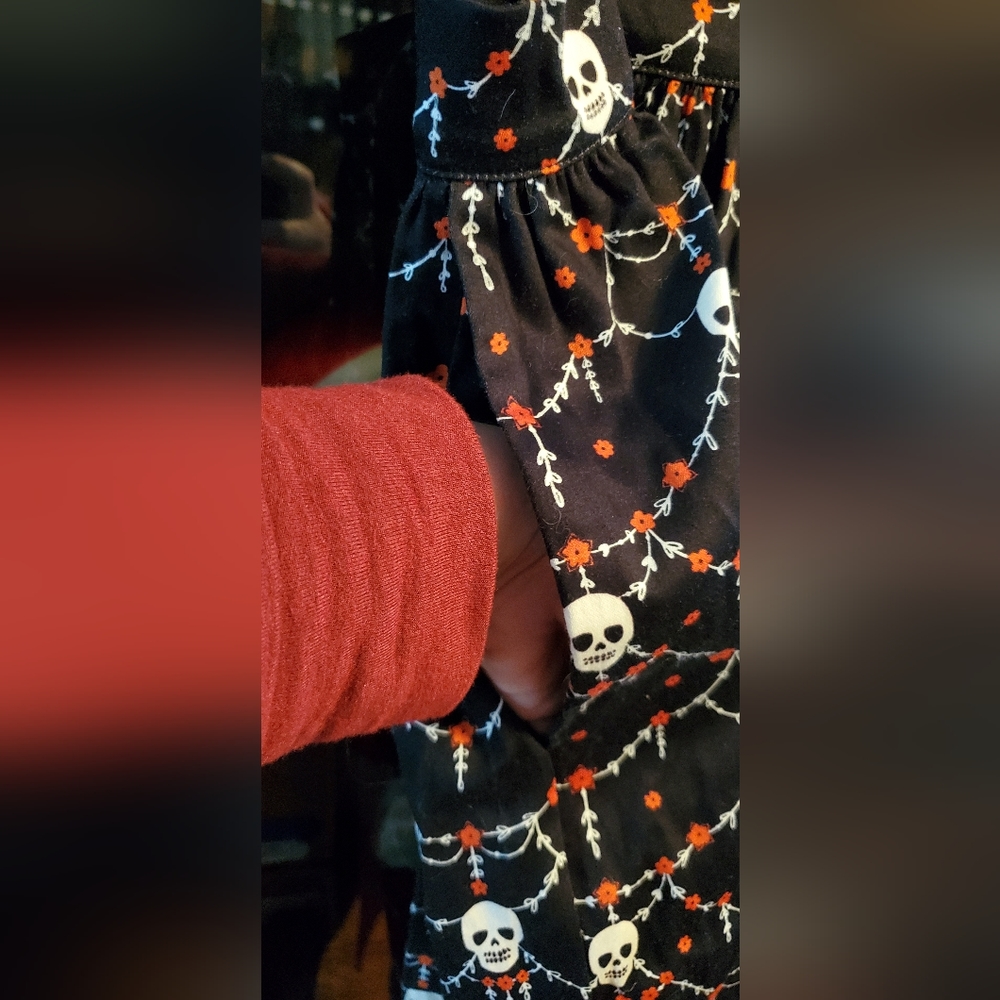 Bella Gathered Swing Skirt In Halloween Skull Lace Print 2X - Picture 6 of 12